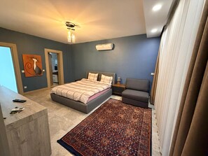 4 bedrooms, iron/ironing board, WiFi, bed sheets - Villa Renard: 4-bedroom villa in Central of Bodrum with private pool, garage (bodrum)