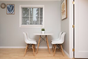 Dining - Modern 2BR Langley Suite – 1 Bath, Quiet (Langley)