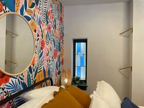 1 habitación, escritorio, tabla de planchar con plancha y wifi gratis 