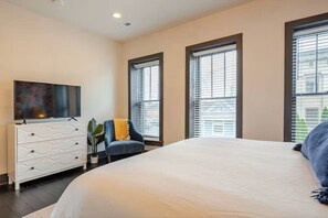 1 habitación, escritorio, tabla de planchar con plancha y wifi gratis 