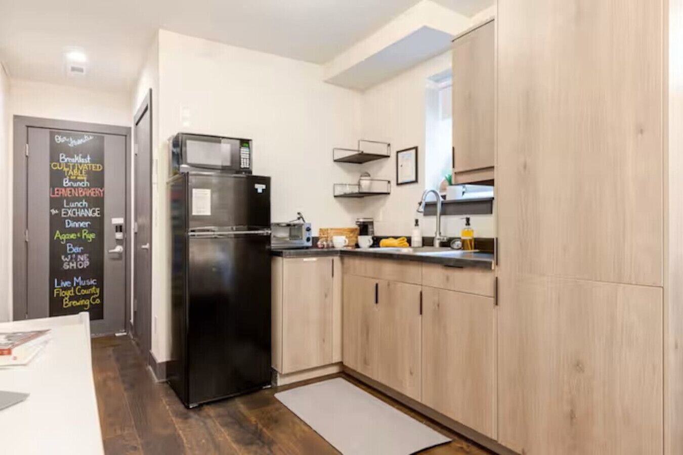 Coffee/tea maker, fridge, microwave, toaster