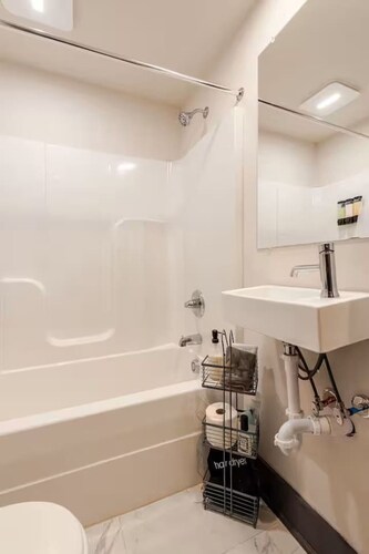 Stylish Getaway in Downtown New Albany