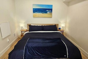 Room - Peaceful River Guest Suite - Forests - Mountains - (Fraser Valley)