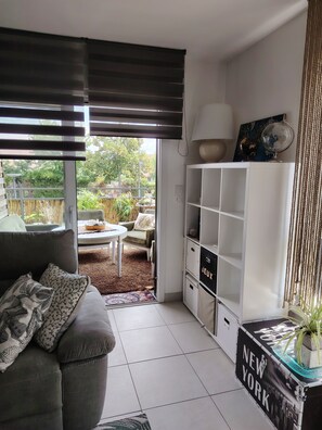 Living area - Welcome to Cathy, cosy apartment, quiet area, close to shops. (Colmar)