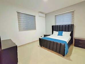 Room - 10BR Welcome Party Villa II - Pool, Jacuzzi + Airport Nearby + Free Bonus (La Caleta)