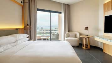 Hochwertige Bettwaren, Minibar, Zimmersafe, Schreibtisch