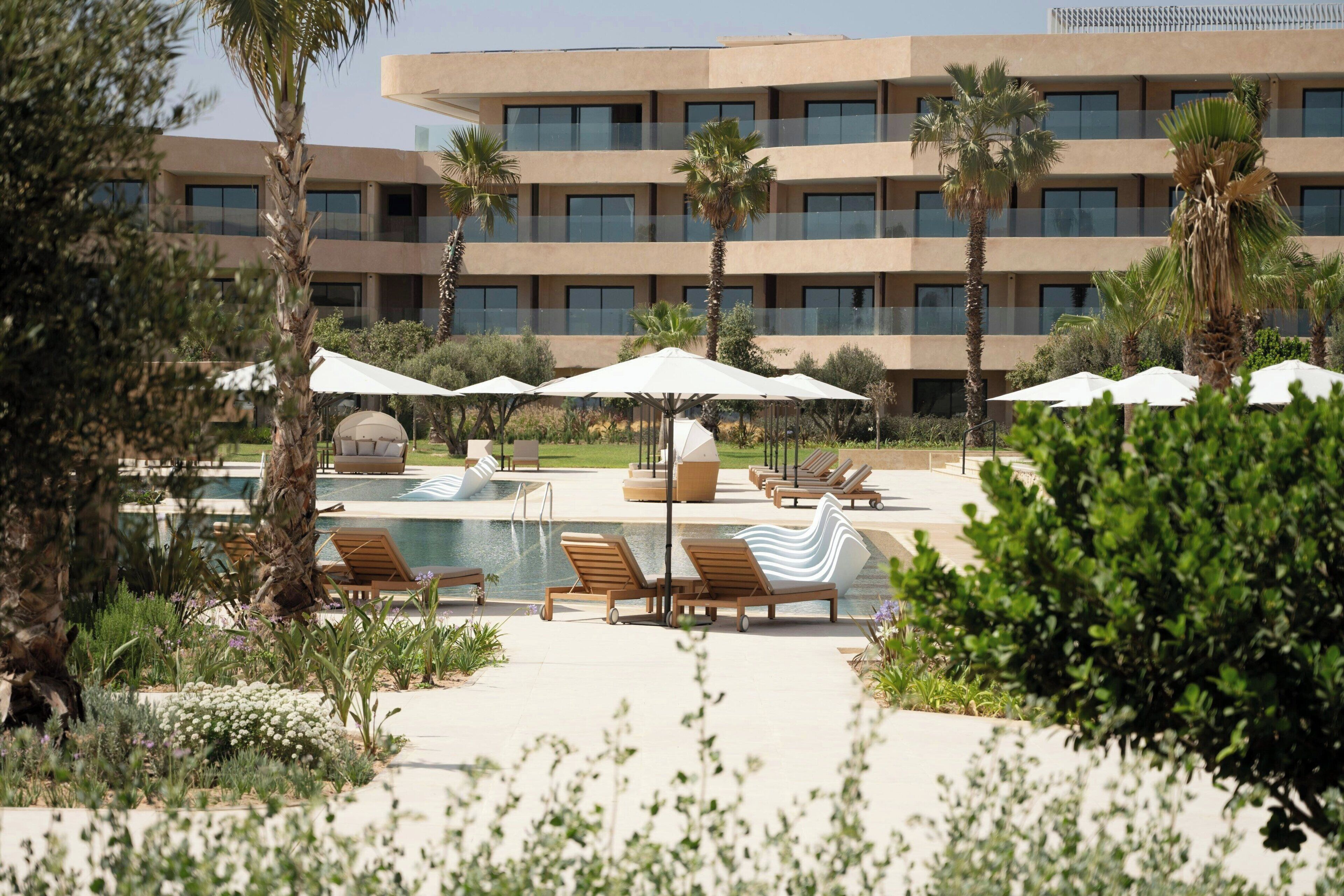 4 piscinas al aire libre (de 09:00 a 19:00), tumbonas