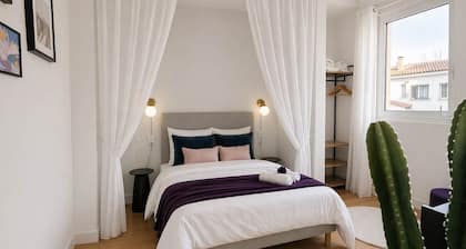 Romantic Renovated Apartment in the Heart of Carcassonne