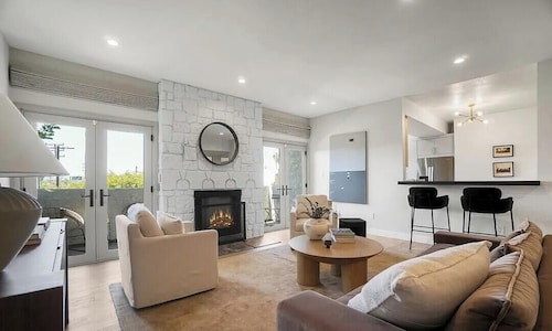 Newly Furnished 2BR - Walk to the Grove!