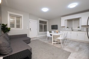 Living area - Modern Comfort 2BR in Delta - Near Parks & Shops (Delta)