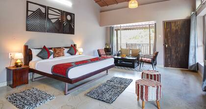 Panoramic Views 4-bedroom Luxury villa in marvelous Mukteshwar for your getaway