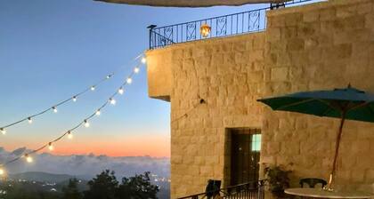 Lovely 3-bedroom bed & breakfast in welcoming Bchaaleh