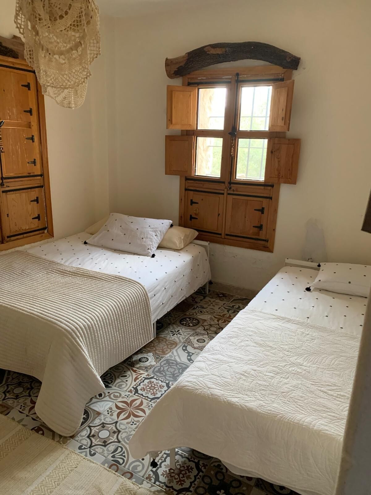 Iron/ironing board, free WiFi, bed sheets, wheelchair access