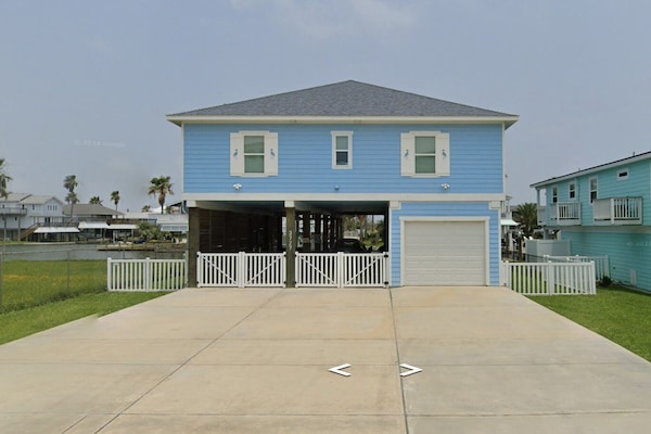 Exterior Street View