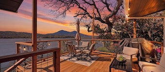 Fabulous 4-bedroom house with breathtaking view in Clearlake Oaks