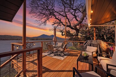 Fabulous 4-bedroom house with breathtaking view in Clearlake Oaks