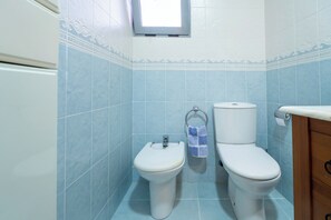 Hair dryer, towels, toilet paper - House steps from the beach of Lo Pagan, Mar Menor (San Pedro del Pinatar)