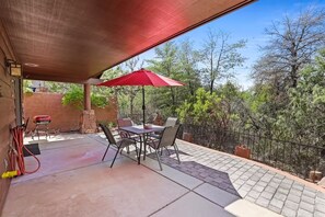 Outdoor dining - Bear Lake Cabin Too! Game room & movie theater! (Payson)