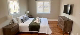 The Emerald Western Retreat at Durham