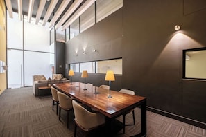 Dining - 2Bed/2Bath, Pool, Gym & Mountain Views! (Monterrey)