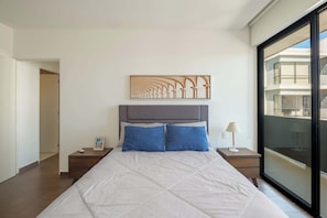 Room - 2Bed/2Bath, Pool, Gym & Mountain Views! (Monterrey)