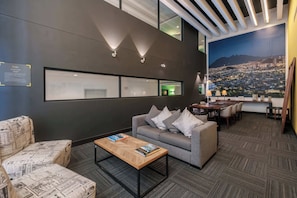 Interior - 2Bed/2Bath, Pool, Gym & Mountain Views! (Monterrey)