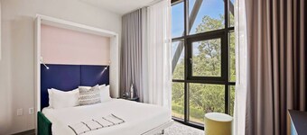 Entire Wing - 5 BDRM 5 BATH - Boutique Stay