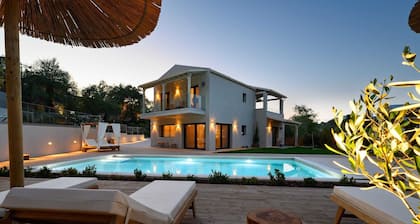 Villa Miraggio, Villa