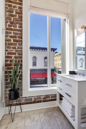 Interior - 6BR Savannah Condo Combo | Walk to Nightlife (Savannah)
