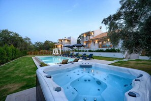 A heated pool - Villa Luminosa, Villa (Corfu)