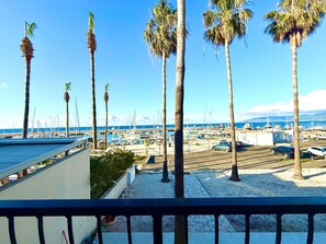 Property grounds - Luxury Studio Apartment – Private Pool, Harbour- & Mountain View (Poli Chrysochous)