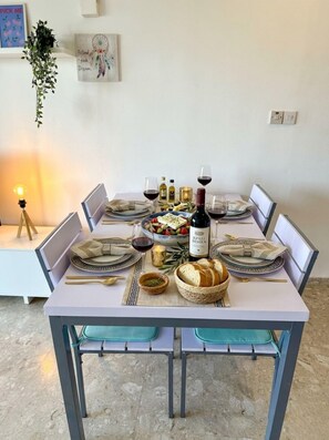 Dining - Luxury Studio Apartment – Private Pool, Harbour- & Mountain View (Poli Chrysochous)