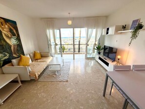Smart TV, music library, video library, stereo - Luxury Studio Apartment – Private Pool, Harbour- & Mountain View (Poli Chrysochous)