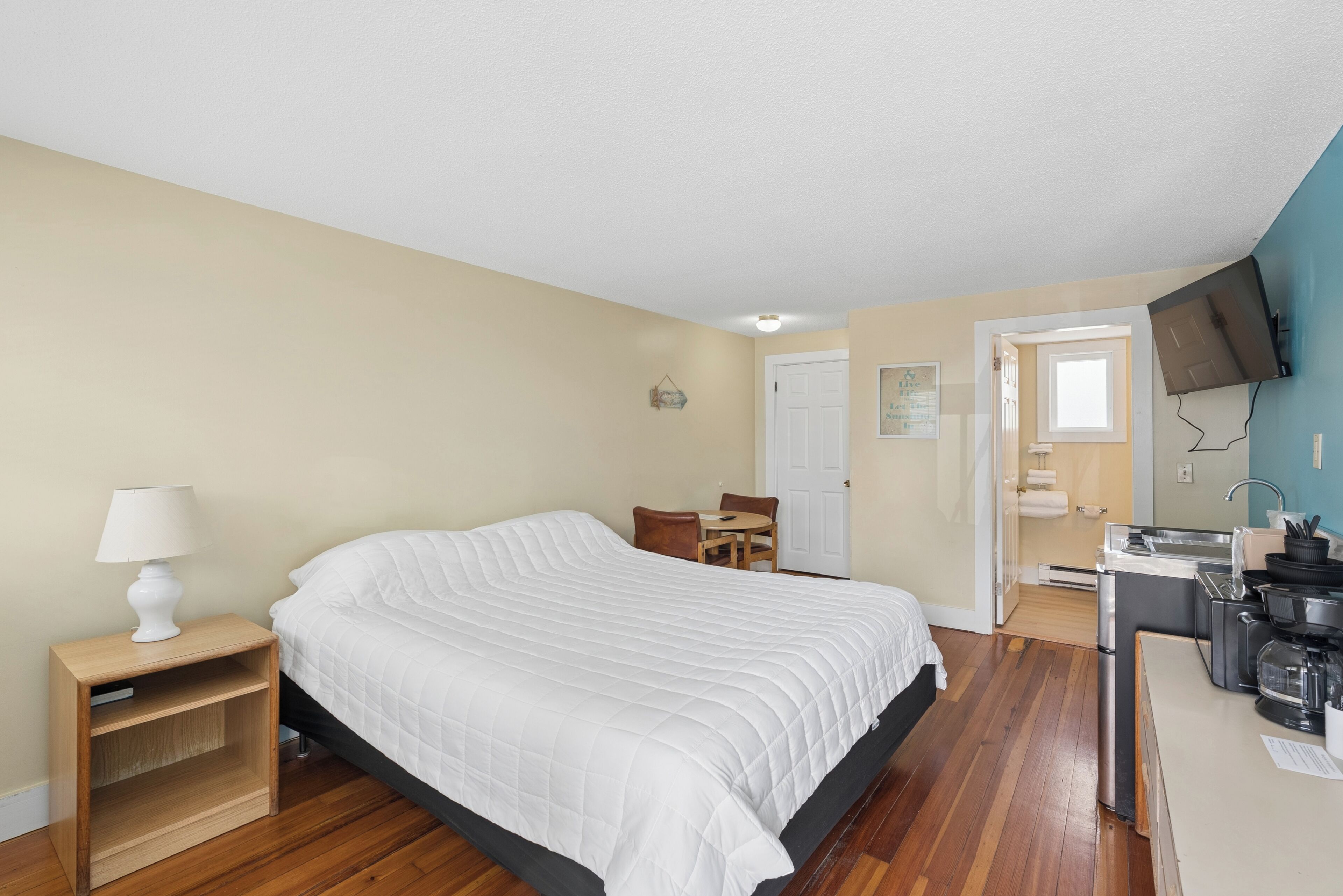 King Room With Kitchenette | Free WiFi