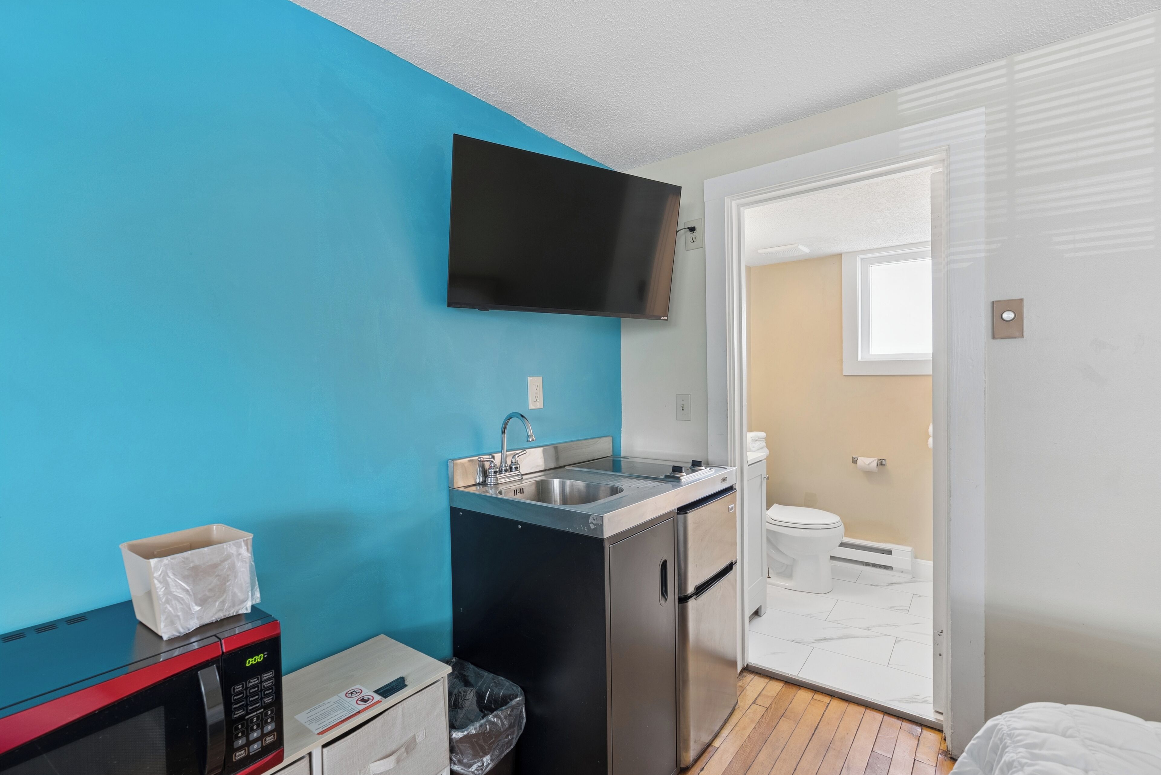 2 Full Room With Kitchenette | Free WiFi