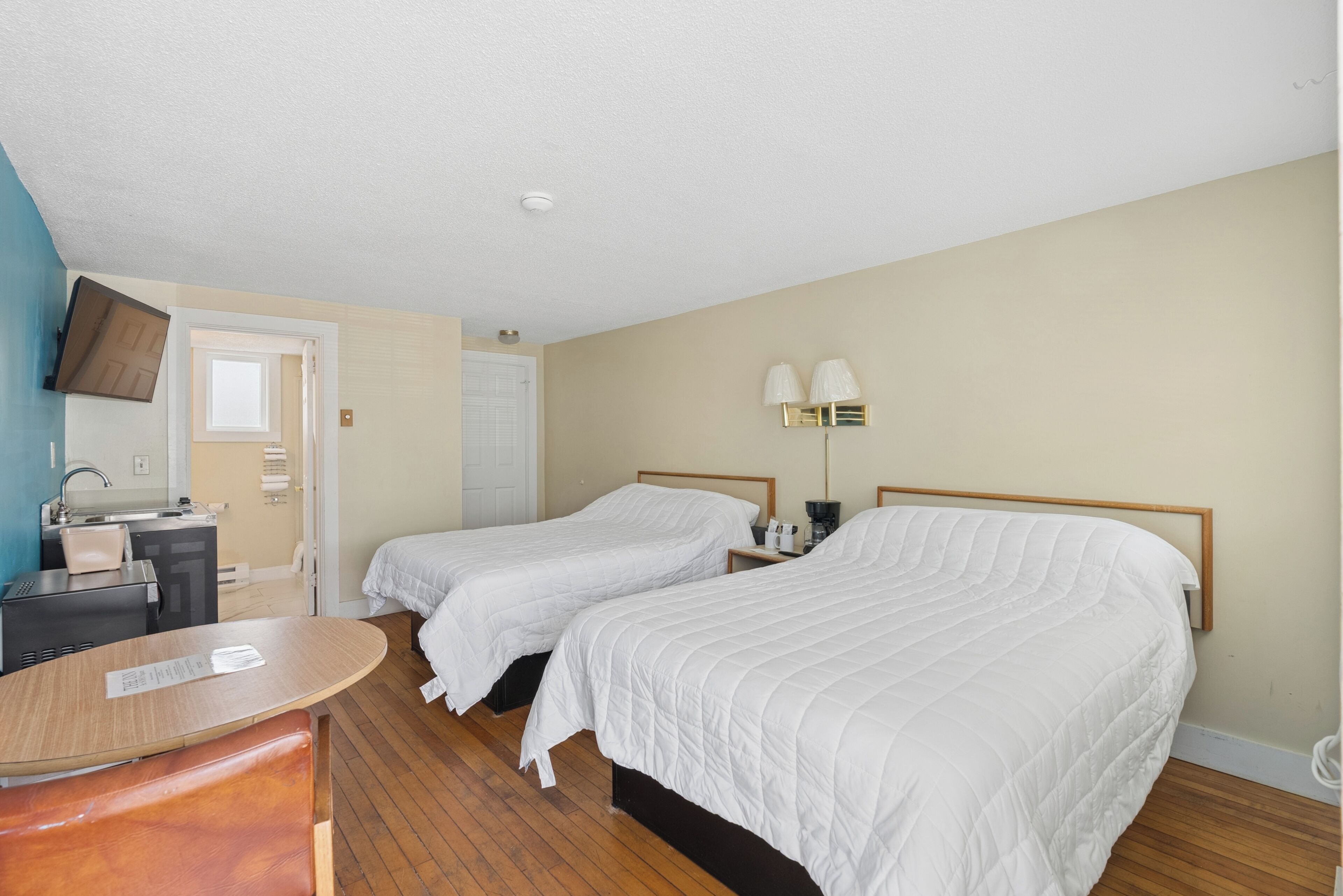 2 Full Room With Kitchenette | Free WiFi