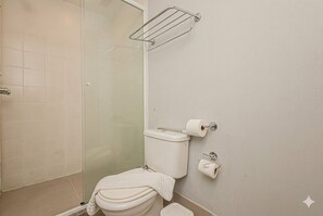 Bathroom - Hotel Room - Campo Belo - CGH Airport (São Paulo)