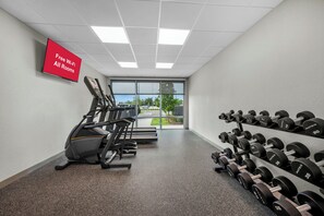 Fitness facility - HomeTowne Studios by Red Roof Fort Myers (Fort Myers)