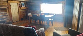 Rustic Cabin at gateway to Upper Green River and Wind River Mountains in Cora WY