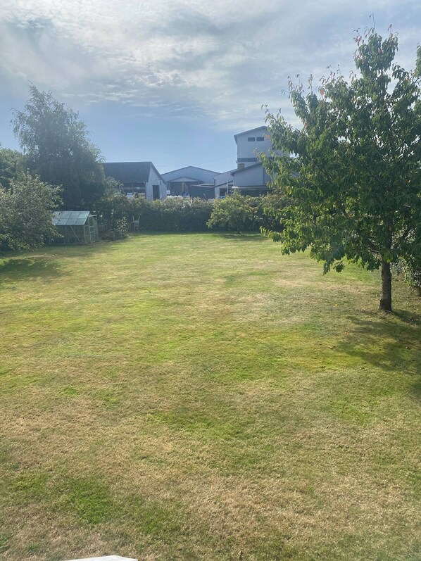 Room, 1 Bedroom, Patio | Property grounds