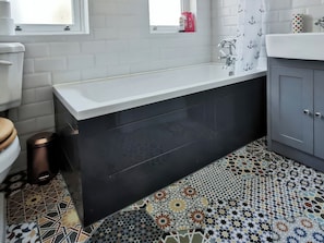 Shower - 21 Gensing Road (St Leonards-On-Sea)