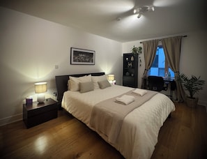 3 bedrooms, iron/ironing board, free WiFi, bed sheets
