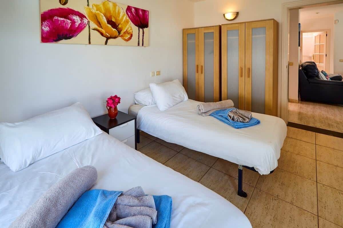 Villa Los Arcos - Twin Bedroom