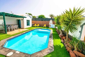 Villa Los Arcos  - Swimming Pool  - Villa Los Arcos - Canarian Charm by Villas Now (Playa Blanca)