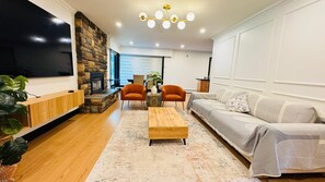 Living area - Spacious and Quiet home in Delta (Delta)