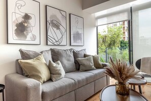 TV - OH | Amazing 1BR Roma Nte w/ balcony, AC & Rooftop (Mexico City)