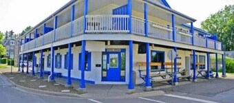 Historical King George Inn 9