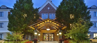 Cozy 1BR Suite w/ Full Kitchen & Free Breakfast