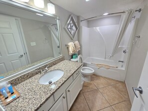 Hair dryer, towels, soap, shampoo - Stay at the top of the world with Penthouse level views!  3BR\Bath Oceanfront (Myrtle Beach)