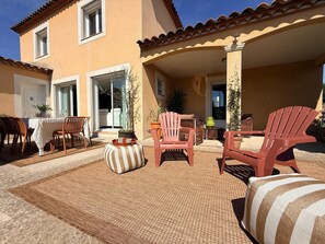 Outdoor dining - Villa Romarin - Family home in the heart of the southern Mediterranean (Narbonne)